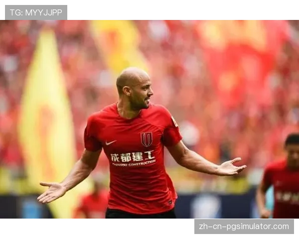 特写：成都蓉城前锋费利佩倒钩破门后，凤凰山专业足球场瞬间沸腾